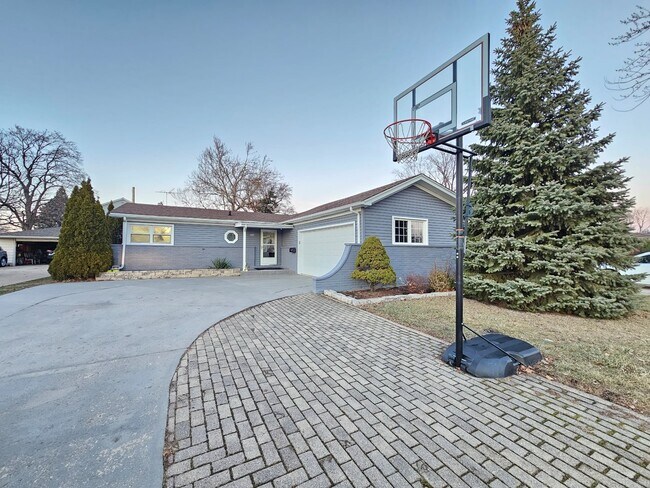 Photo - 770 Cordial Dr