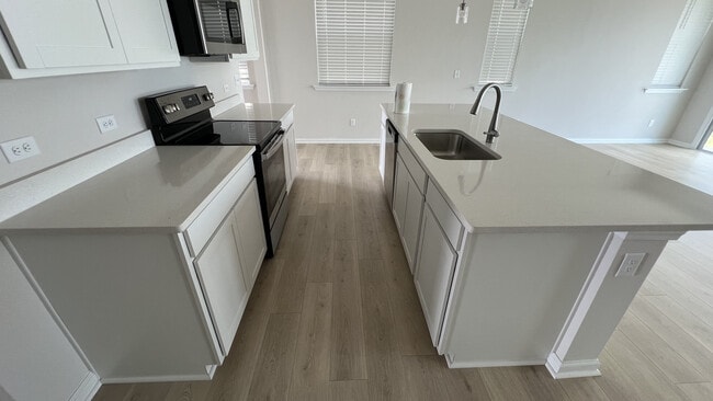 Photo - 6891 Mirage St