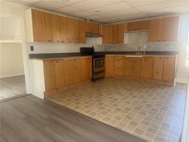 Photo - 221 S Franklin St