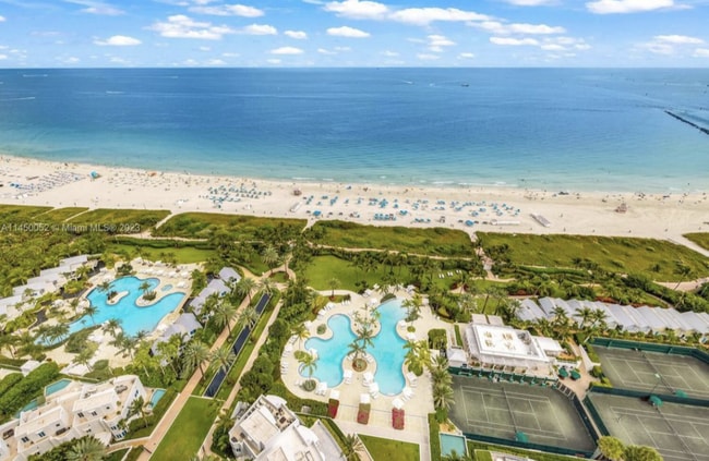 Photo - 100 S Pointe Dr