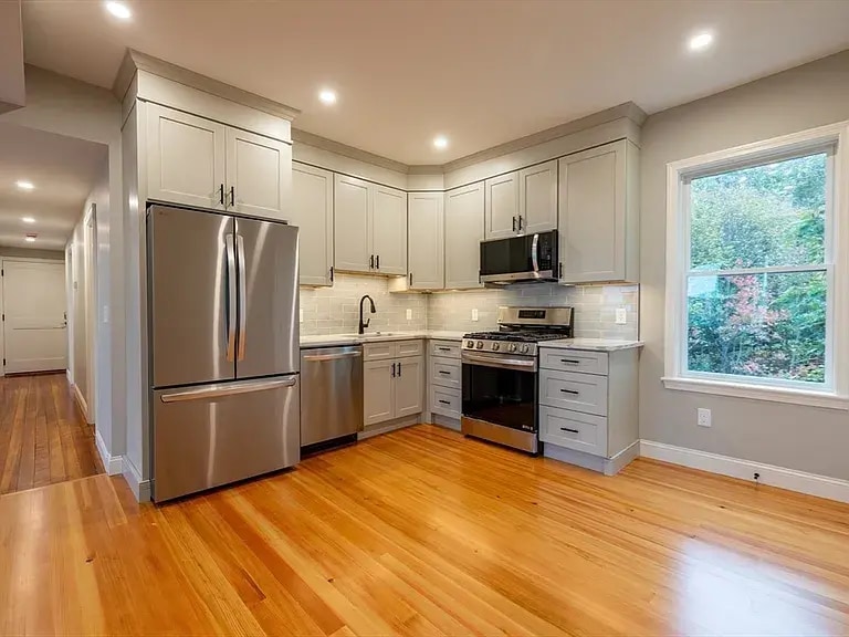 Photo - 663 Columbia Rd