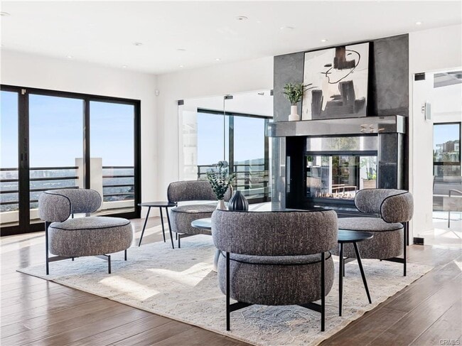 Photo - 2287 Sunset Plaza Dr