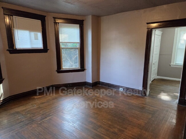 954 Hawthorne Ave Unit Flr 1