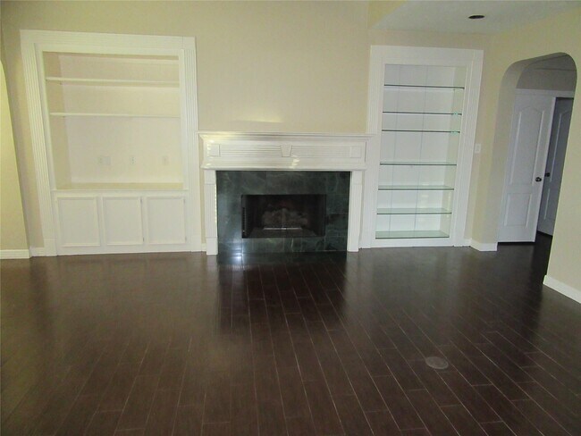 Photo - 914 Ivory Ridge Ln