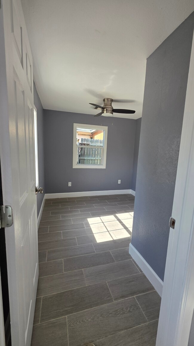 Photo - 9426 Sandra St