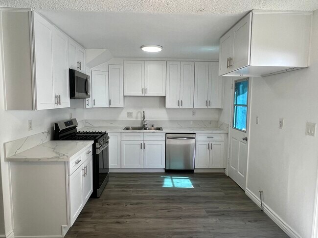 Brand New Kitchen - 17151 Roscoe Blvd