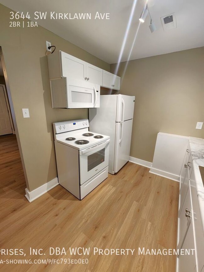 Photo - 3644 SW Kirklawn Ave