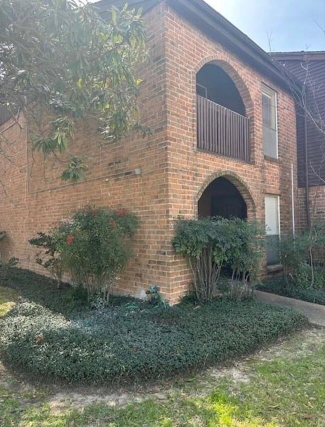 Photo - 5921 Arncliffe Dr Unit 5921