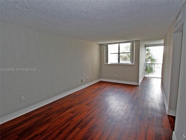 Photo - 9411 SW 4th St Unidad 308