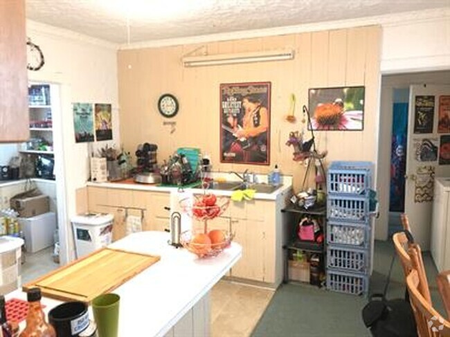 Building Photo - 382 North St Unit 1 Rental