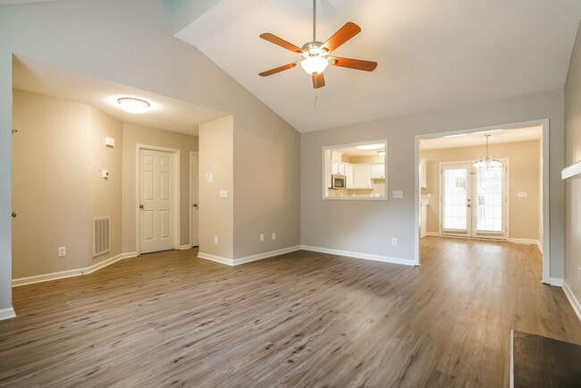 Photo - 2100 Havering Pl