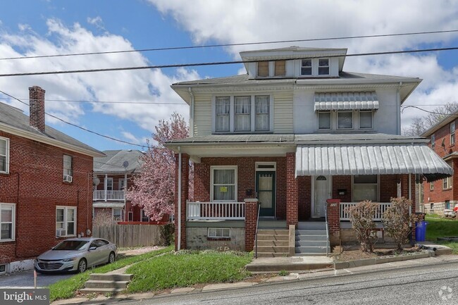 Building Photo - 726 S 29th St Unit APT 2