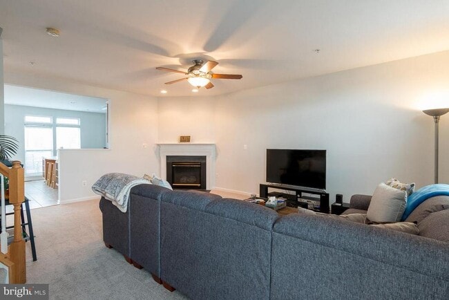 Photo - 1752 Theale Way
