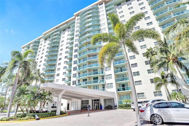 Building Photo - 19390 Collins Ave Unit 119