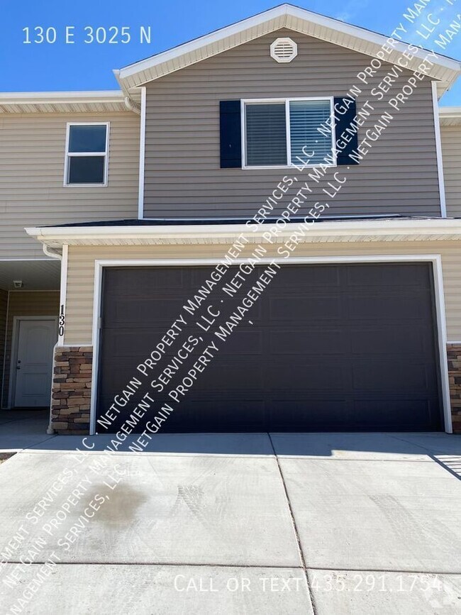 Building Photo - 3 Bedroom Cedar Bend Townhome