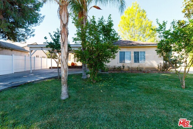 6659 Amigo Ave