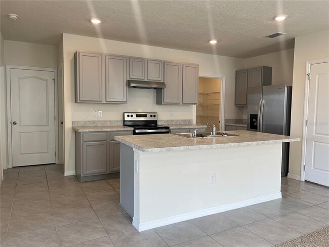 Photo - 3009 Tansy St