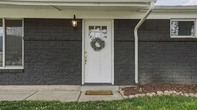 Photo - Charming and Quiet 3 bed Orem Home in Prime Location with Solar!!