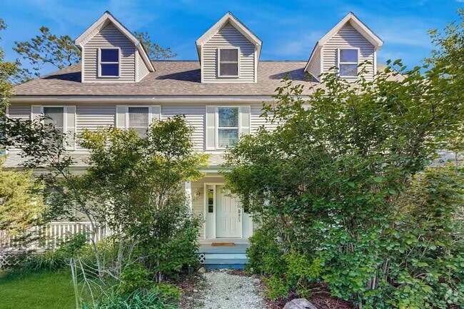 Building Photo - Large 5Br 3 1/2Ba Modern Home in Falmouth ...