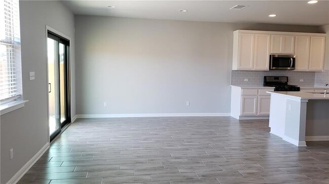 Photo - 1508 Whippletree Trl