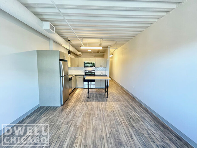Building Photo - 951 W Dakin St Unit 1B Rental
