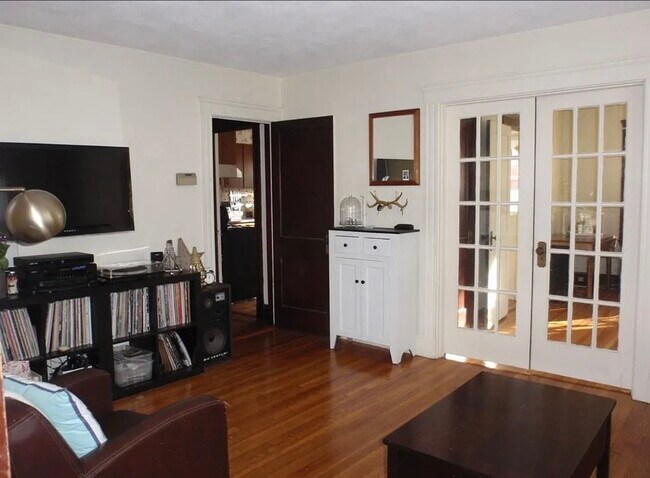 Photo - 94 Bourne St Unit 94 Bourne St #1