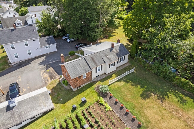 Photo - 160 Beecher St