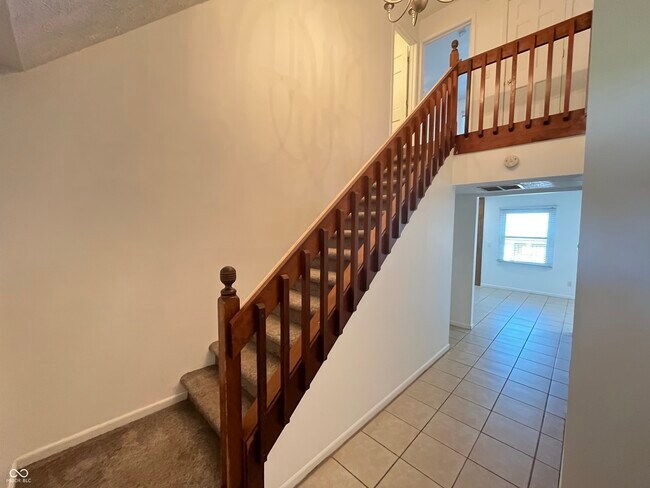 890 E Edwards Ave