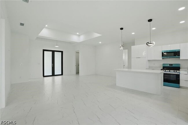 Photo - 472 Rajah St