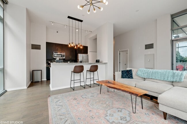 Photo - 123 S Green St Unit 11E