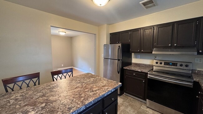 Photo - 707 Bong Blvd