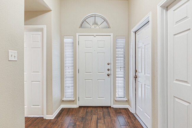 Photo - 7916 Fieldstone Dr