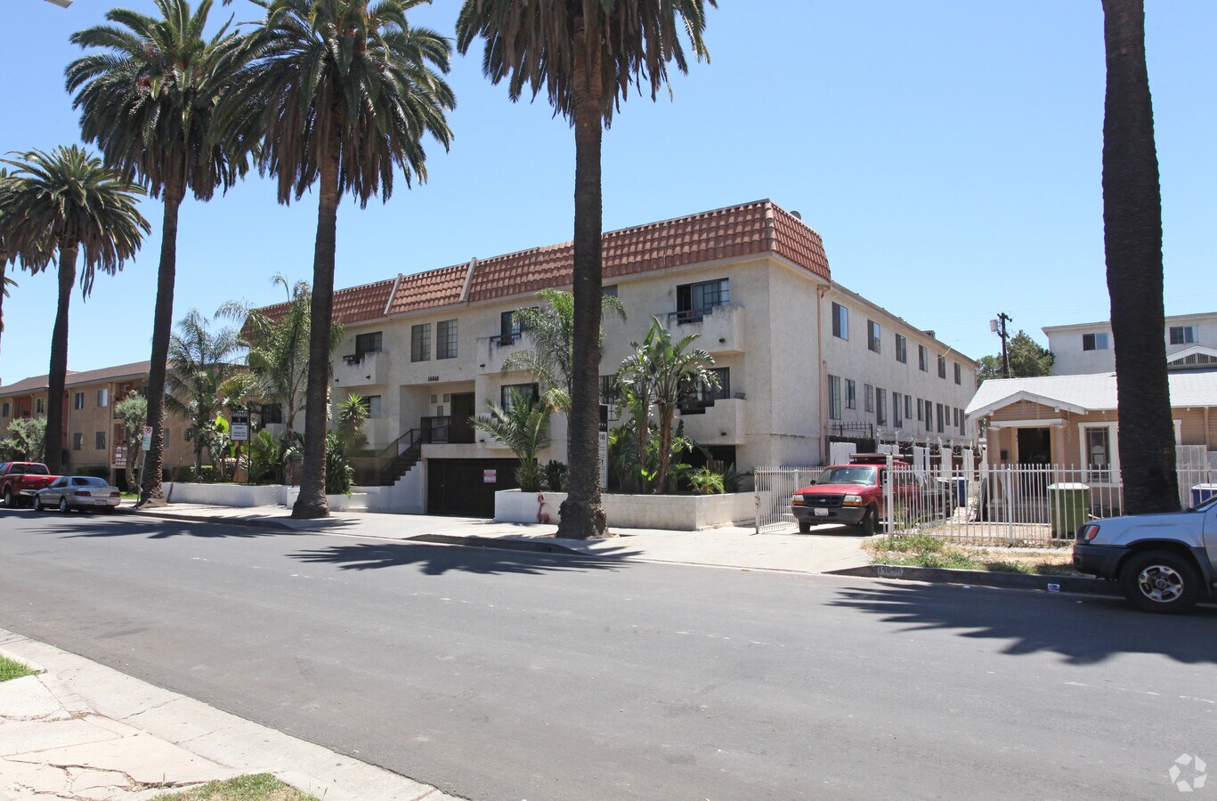 Photo - 14640-14642 Friar St Apartments