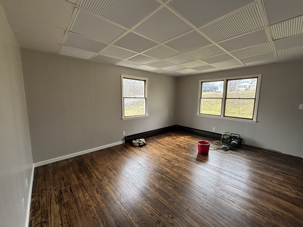 Living Room - 2136 Mountain View Ave Unit 2136