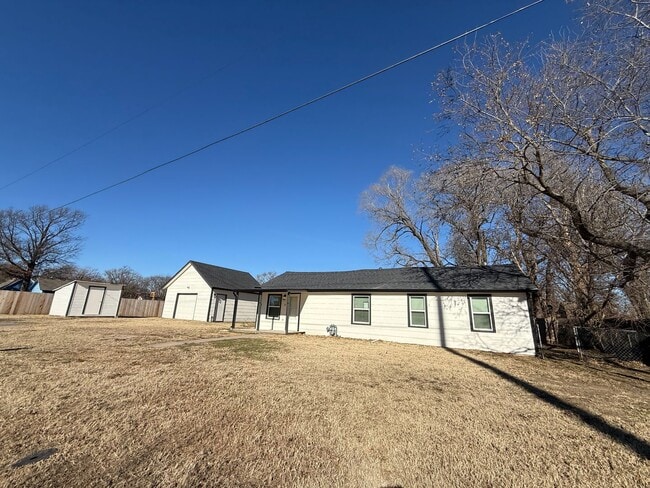Building Photo - Charming West Wichita Home for Rent!
