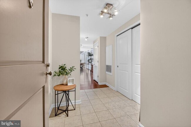 Photo - 930 Wayne Ave Unidad 405