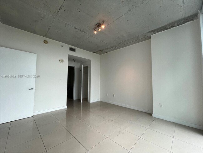 Photo - 3301 NE 1st Ave Unidad H1911
