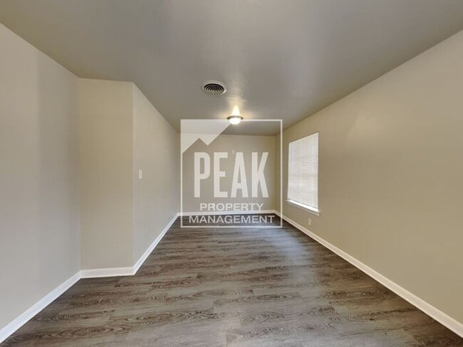 Photo - $1900 Charming 3/2 in Beautiful Wedgewood! Coming soon!