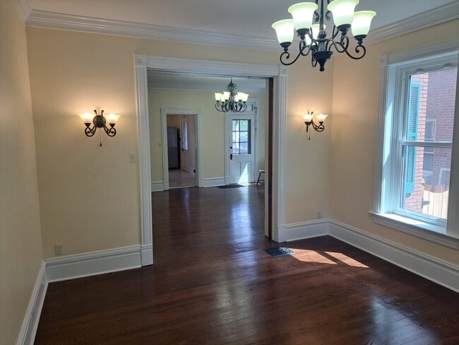 Photo - 322 N 6th St