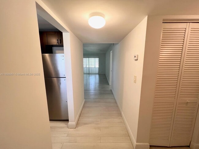 Photo - 5510 Lakewood Cir N
