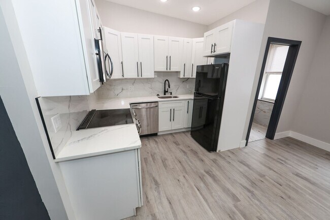 Photo - 3565 Kensington Ave Unit 2