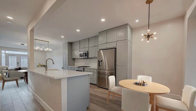 Building Photo - 7497 Brompton St Unit 7497