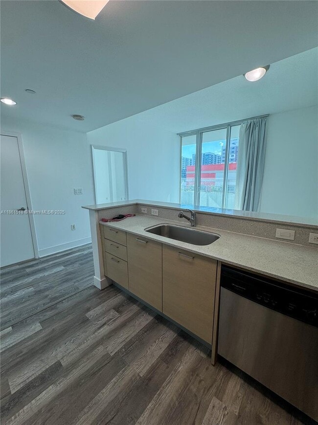 Photo - 350 NE 24th St Unit 514