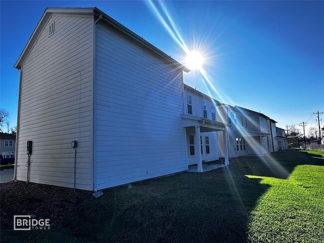 Photo - 319 Huisache St