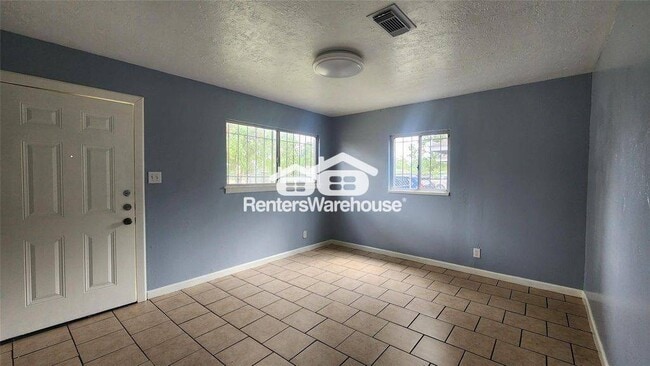 Photo - 6114 Hartwick Rd