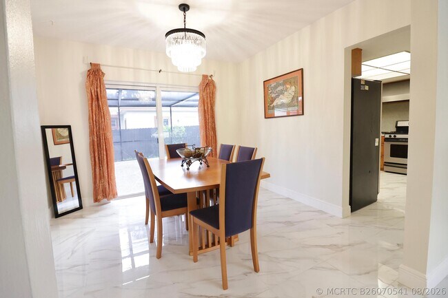 Photo - 842 NE 154th St