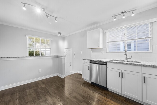 Photo - 1530 E Madge Ave