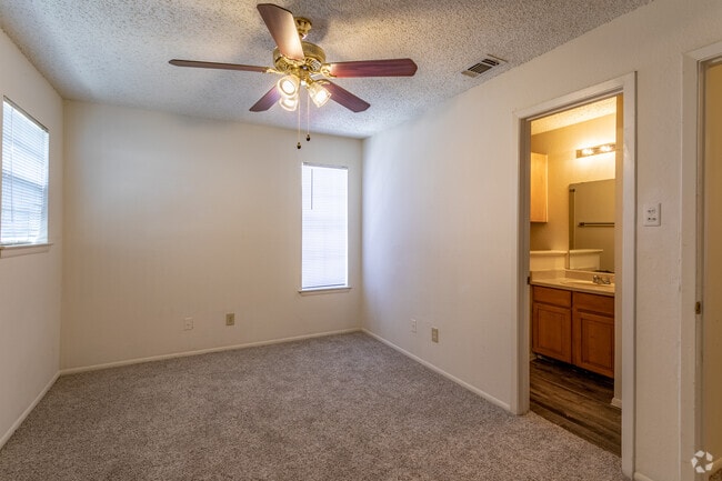 2BR, 2.5BA - 1,153SF