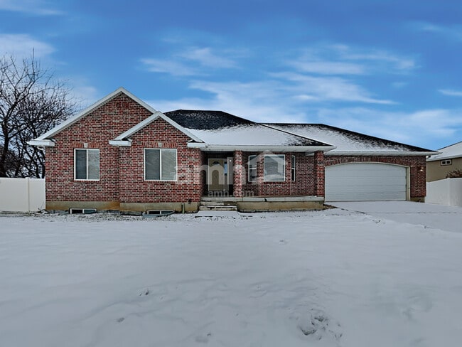 Building Photo - 1245 E 640 S