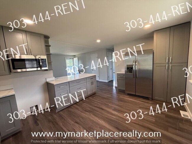 Charming Lakewood Home - 4 Bedrooms & 2 Bathrooms